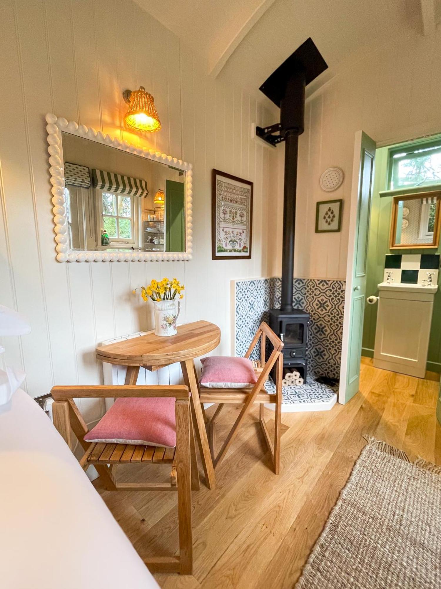 Shepherd'S Hut At The Granary Steyning Ngoại thất bức ảnh